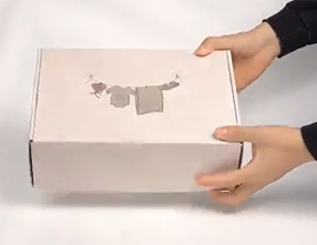 生艾默服裝廠(chǎng)今年首款飛機(jī)盒展示